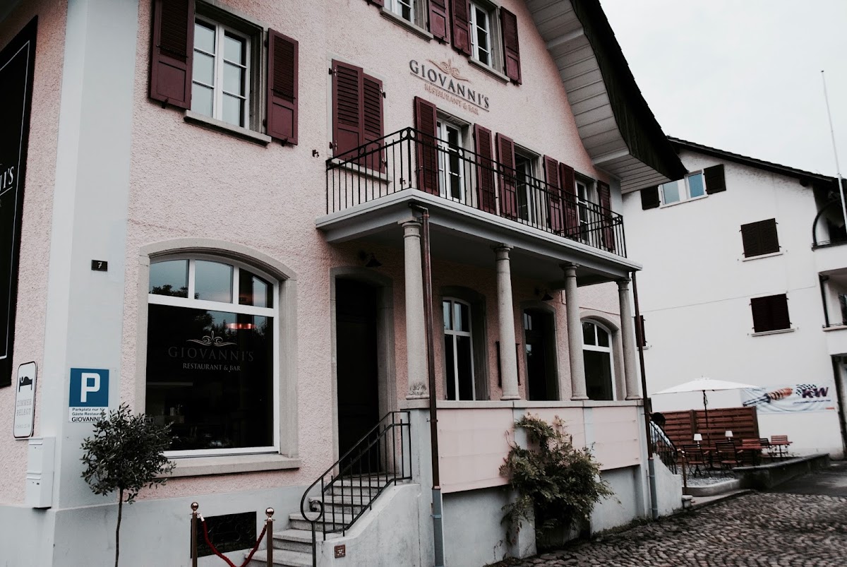 Giovanni's-3